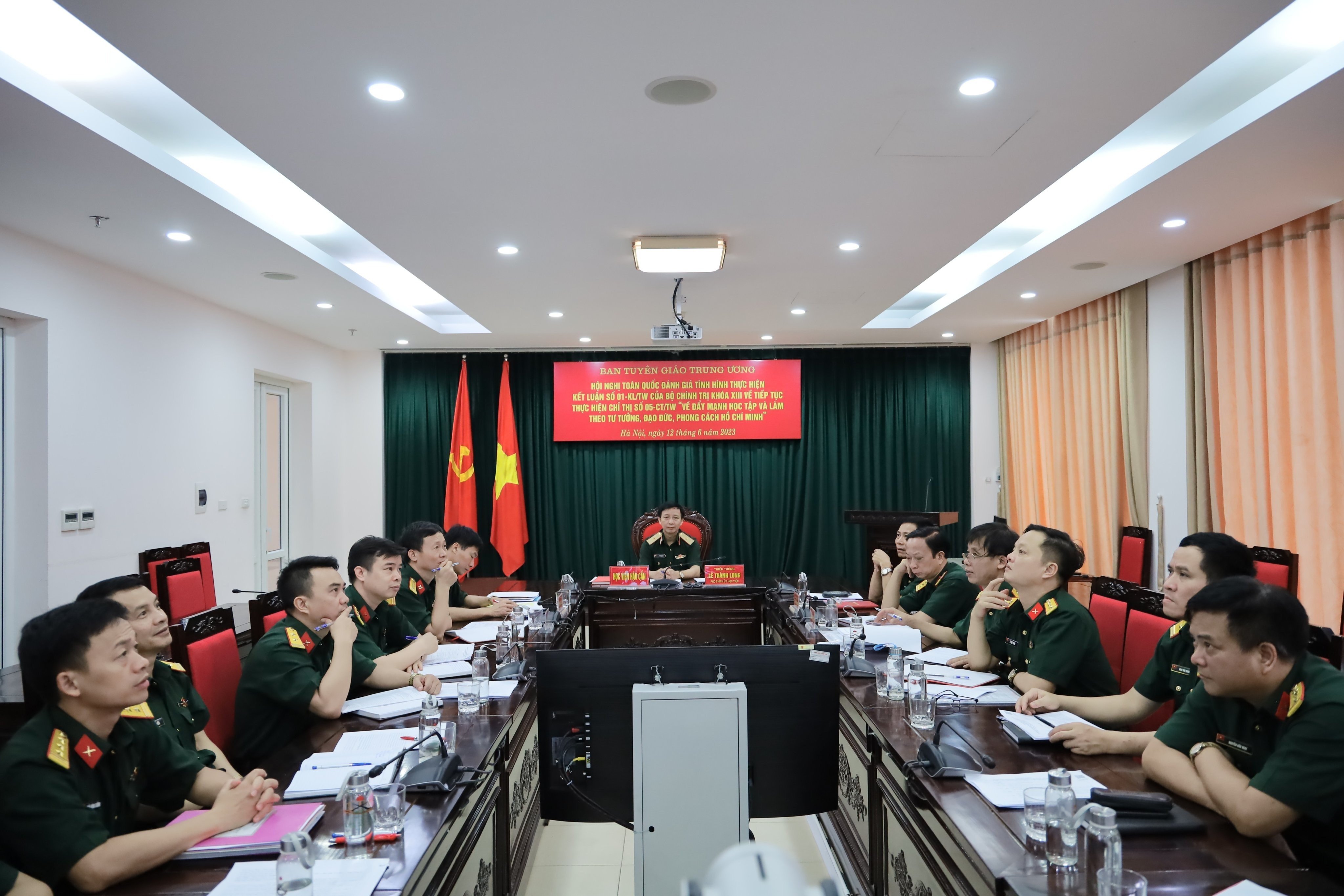 HỘI NGHỊ TOÀN QUỐC ĐÁNH GIÁ TÌNH HÌNH THỰC HIỆN KẾT LUẬN SỐ 01-KL/TW CỦA BỘ CHÍNH TRỊ KHÓA XIII