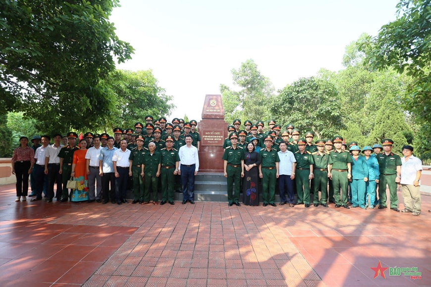 HỌC VIỆN HẬU CẦN TỔ CHỨC TRI ÂN NGUỒN CỘI, THẮM TÌNH QUÂN DÂN