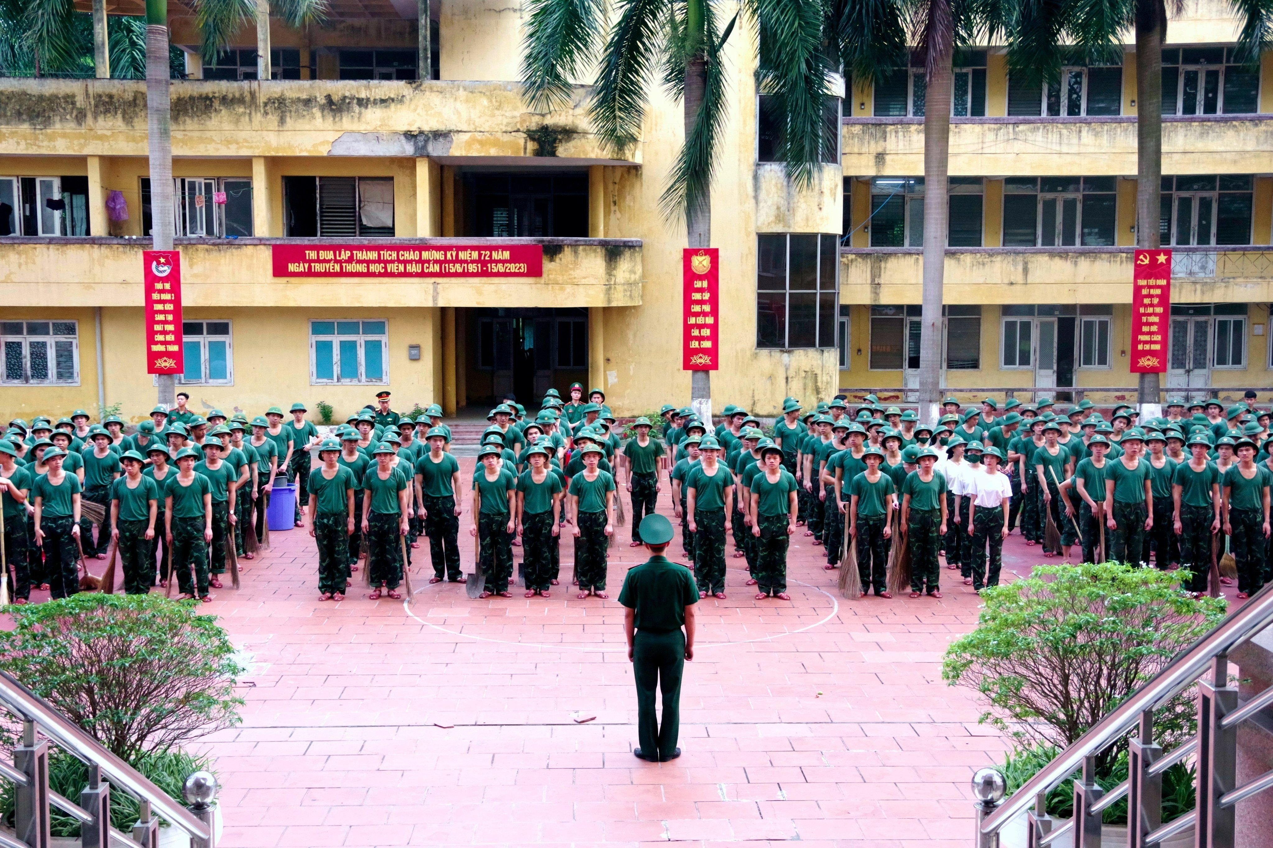 TIỂU ĐOÀN 3 RA QUÂN TỔNG VỆ SINH ĐƠN VỊ HƯỞNG ỨNG NGÀY MÔI TRƯỜNG THẾ GIỚI NĂM 2023