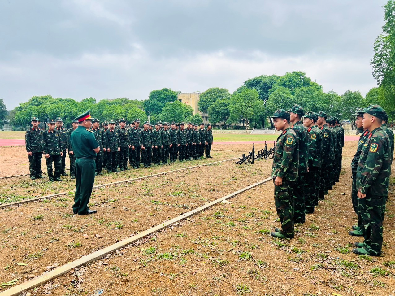 CÔNG TÁC RÈN LUYỆN THỂ LỰC CỦA HỌC VIÊN TIỂU ĐOÀN 1