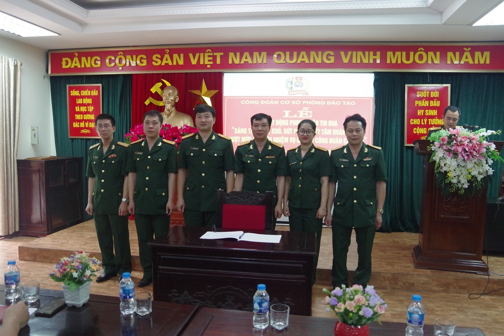 CÔNG ĐOÀN CƠ SỞ PHÒNG ĐÀO TẠO PHÁT ĐỘNG PHONG TRÀO THI ĐUA   “Sáng tạo, vượt khó, bứt phá, quyết tâm hoàn thành vượt mức  chỉ tiêu nhiệm vụ đại hội công đoàn các cấp”