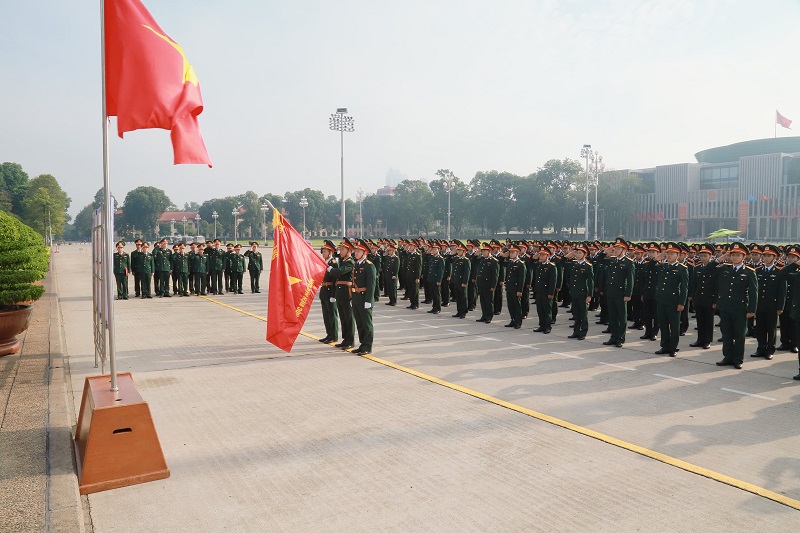 HỌC VIỆN HẬU CẦN TỔ CHỨC LỄ HỨA QUYẾT TÂM VÀ GIÁO DỤC TRUYỀN THỐNG CHO CÁC HỌC VIÊN