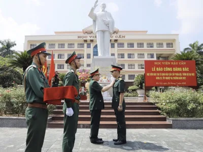 HỌC VIỆN HẬU CẦN TỔ CHỨC LỄ TỐT NGHIỆP CÁC KHÓA ĐÀO TẠO RA TRƯỜNG NĂM HỌC 2021-2022