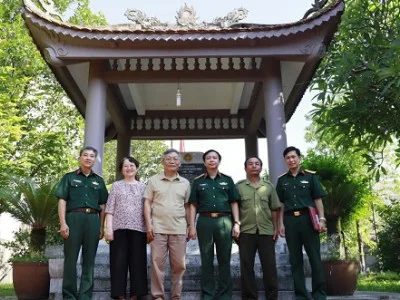ĐOÀN CÁN BỘ HỌC VIỆN HẬU CẦN THĂM KHU LƯU NIỆM ĐỒNG CHÍ TRẦN ĐĂNG NINH