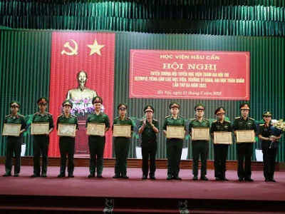TUYÊN DƯƠNG ĐỘI TUYỂN HỌC VIỆN THAM GIA HỘI THI OLYMPIC TIẾNG ANH TOÀN QUÂN NĂM 2022