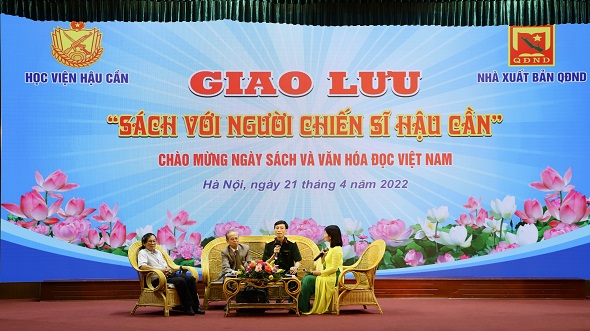 GIAO LƯU “SÁCH VÀ NGƯỜI CHIẾN SĨ HẬU CẦN"