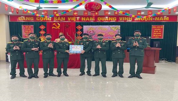 THỦ TRƯỞNG HOC VIỆN KIỂM TRA, CHÚC TẾT TẠI TIỂU ĐOÀN 4