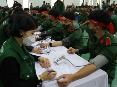 TỪNG BỪNG NGÀY HỘI CHỦ NHẬT ĐỎ TẠI HỌC VIỆN HẬU CẦN