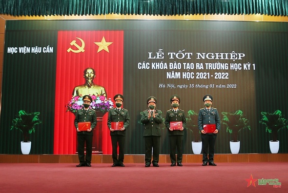 HỌC VIỆN HẬU CẦN TỔ CHỨC LỄ TỐT NGHIỆP CÁC KHÓA ĐÀO TẠO RA TRƯỜNG HỌC KỲ 1 NĂM HỌC 2021-2022