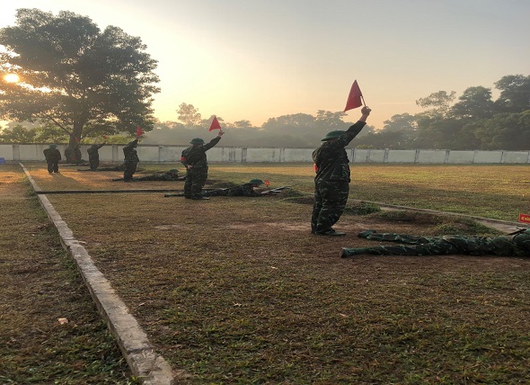 TIỂU ĐOÀN 1 TÍCH CỰC HỌC TẬP, HUẤN LUYỆN THAM GIA KIỂM TRA BẮN THỬ NGHIỆM ĐẠN THẬT, MỤC TIÊU BIA SỐ 4.