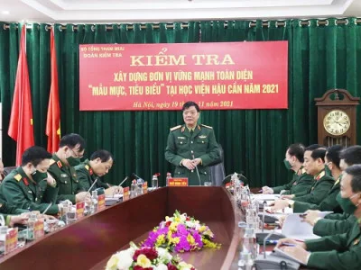TRUNG TƯỚNG NGÔ MINH TIẾN KIỂM TRA ĐƠN VỊ VỮNG MẠNH TOÀN DIỆN “MẪU MỰC, TIÊU BIỂU” TẠI HỌC VIỆN HẬU CẦN