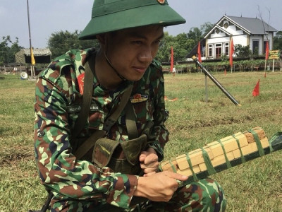 NGƯỜI CÁN BỘ TRẺ NHIỆT HUYẾT