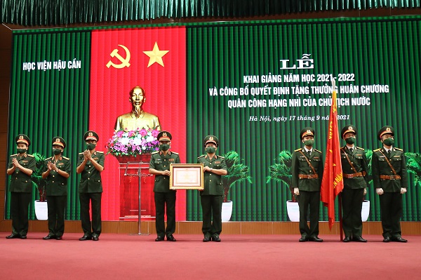 HỌC VIỆN HẬU CẦN KHAI GIẢNG NĂM HỌC 2021-2022 VÀ CÔNG BỐ QUYẾT ĐỊNH TẶNG THƯỞNG HUÂN CHƯƠNG CỦA CHỦ TỊCH NƯỚC
