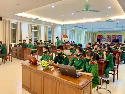 CÁN BỘ, ĐOÀN VIÊN THANH NIÊN ĐOÀN CƠ SỞ TIỂU ĐOÀN 1 SỔI NỔI THAM GIA CUỘC THI TRỰC TUYẾN TÌM HIỂU VỀ ĐẠI TƯỚNG VÕ NGUYÊN GIÁP