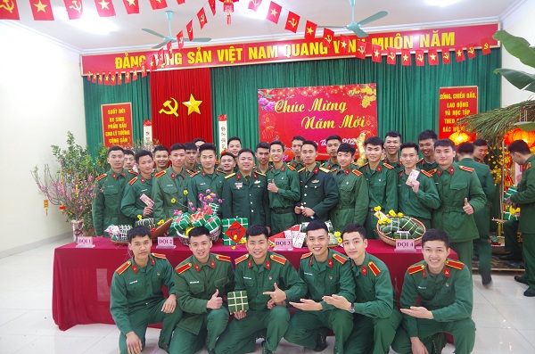 TẾT ĐỒNG ĐỘI NỒNG ẤM, SẺ CHIA