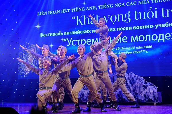 HỌC VIỆN HẬU CẦN ĐẠT THÀNH TÍCH XUẤT SẮC TRONG LIÊN HOAN HÁT TIẾNG ANH, TIẾNG NGA CÁC NHÀ TRƯỜNG QUÂN ĐỘI NĂM 2020