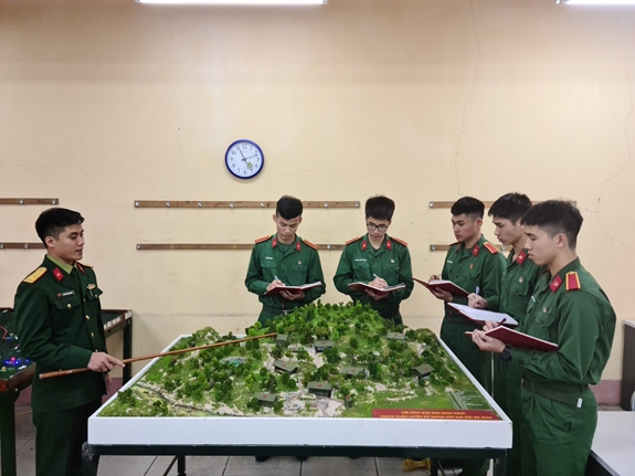 THU GỌN "TRẬN ĐỊA HẬU CẦN" VÀO PHÒNG HỌC