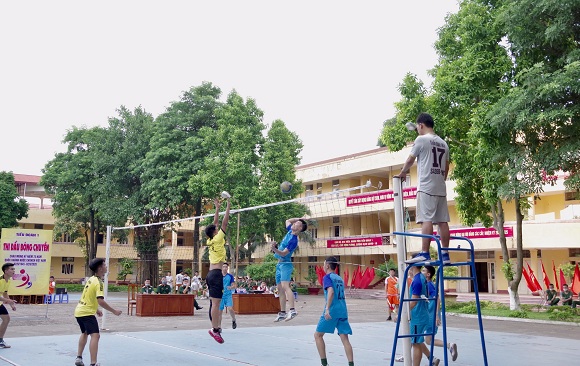 TIỂU ĐOÀN 1 THI BÓNG CHUYỀN CHÀO MỪNG QUỐC KHÁNH 2/9