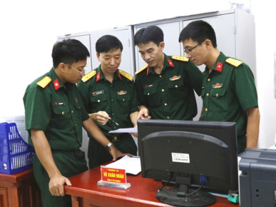 NGƯỜI ĐẢNG VIÊN SAY MÊ CÔNG NGHỆ