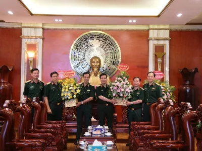 HỌC VIỆN CHÚC MỪNG ĐỒNG CHÍ PHẠM ĐỨC DŨNG VÀ ĐỒNG CHÍ PHAN TÙNG SƠN NHẬN QUYẾT ĐỊNH THĂNG QUÂN HÀM CỦA CHỦ TỊCH NƯỚC