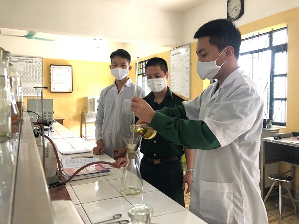 KHOA XĂNG DẦU KHẮC PHỤC MỌI KHÓ KHĂN, HOÀN THÀNH TỐT NHIỆM VỤ HUẤN LUYỆN THÁNG 4 NĂM 2020