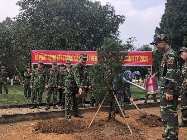 TẾT TRỒNG CÂY Ở TIỂU ĐOÀN 5