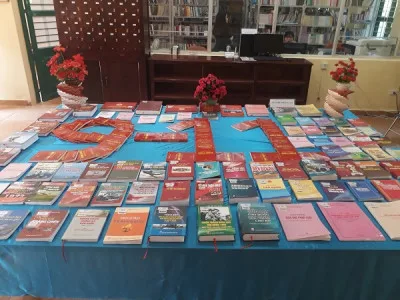 Thư viện Học viện Hậu cần tổ chức trưng bày sách hưởng ứng Ngày Pháp luật Việt Nam, chào mừng kỷ niệm 75 năm Ngày thành lập Quân đội nhân dân Việt Nam