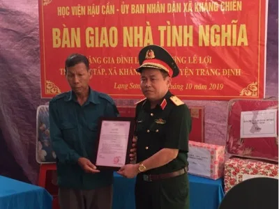 Học viện Hậu cần trao nhà tình nghĩa tặng thân nhân liệt sĩ tại Lạng Sơn