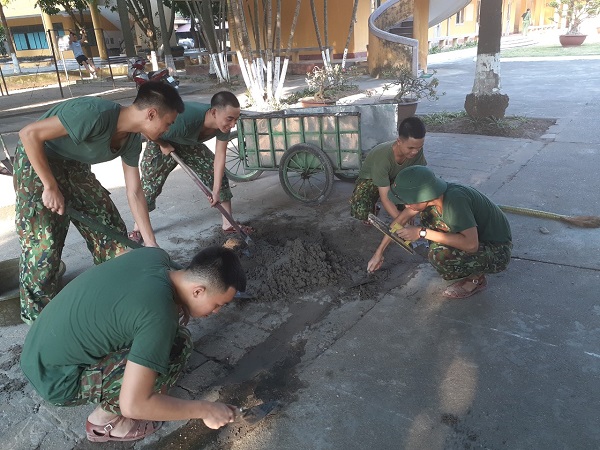 Xây dựng cảnh quan, môi trường xanh, sạch, đẹp ở Tiểu đoàn 2