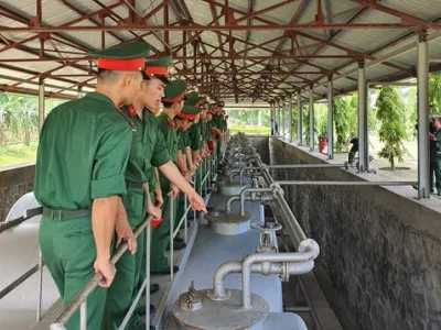 HỌC VIÊN LỚP S423A – TIỂU ĐOÀN 4 THĂM QUAN, HỌC TẬP TẠI TRUNG ĐOÀN 652 – CỤC HẬU CẦN – QUÂN KHU 2