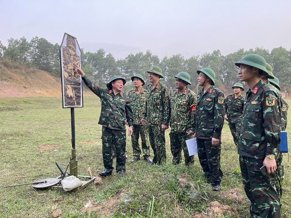 HỌC VIỆN HẬU CẦN TỔ CHỨC HUẤN LUYỆN KIẾN THỨC QUỐC PHÒNG CHO SINH VIÊN HỌC VIỆN TÀI CHÍNH NĂM 2019