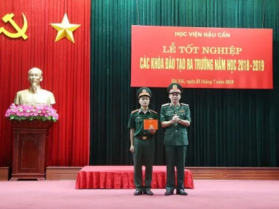 CHÀNG THỦ KHOA “BA KHÔNG”