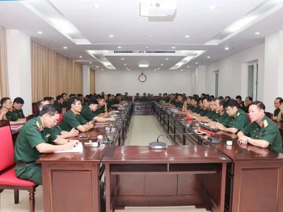 ĐẢNG ỦY HỌC VIỆN HẬU CẦN  TRAO CÁC QUYẾT ĐỊNH VỀ CÔNG TÁC CÁN BỘ