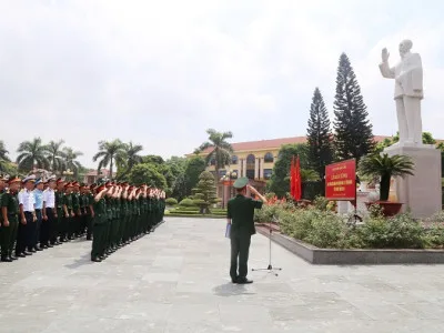 HỌC VIỆN HẬU CẦN TỔ CHỨC LỄ BÁO CÔNG CHO HỌC VIÊN CỬ NHÂN PHÂN ĐỘI KHÓA 22 TỐT NGHIỆP NĂM 2019