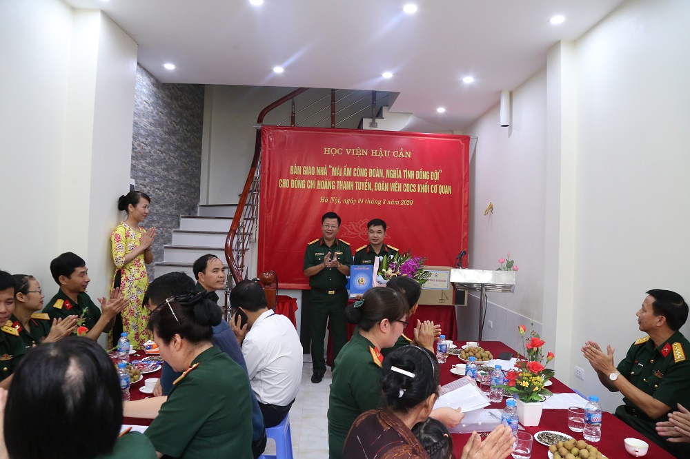 CÁN BỘ HỌC VIÊN TIỂU ĐOÀN 5 TÍCH CỰC HƯỞNG ỨNG  NGÀY PHÁP LUẬT VIỆT NAM