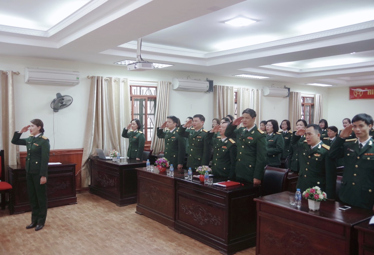 Học viện Hậu cần tổ chức trao quyết định thăng quân hàm, nâng lương sĩ quan năm 2018