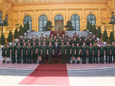 CHỦ TỊCH NƯỚC GẶP MẶT CÁN BỘ, GIẢNG VIÊN TIÊU BIỂU, HỌC VIÊN GIỎI CỦA HỌC VIỆN HẬU CẦN