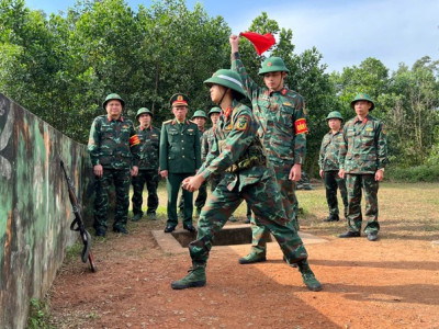 RÈN BẢN LĨNH SĨ QUAN HẬU CẦN, KỸ THUẬT, TÀI CHÍNH TỪ THAO TRƯỜNG “3 TIẾNG NỔ” Ở HỌC VIỆN HẬU CẦN