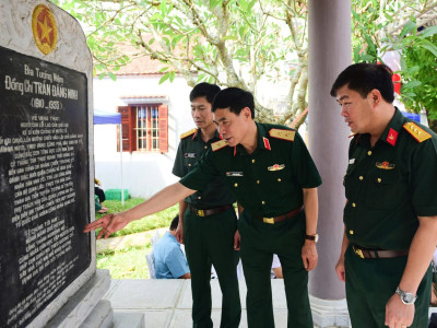HỌC VIỆN HẬU CẦN DỰ LỄ KỶ NIỆM 115 NĂM NGÀY SINH VÀ  TƯỞNG NIỆM 70 NĂM NGÀY MẤT CỦA ĐỒNG CHÍ TRẦN ĐĂNG NINH