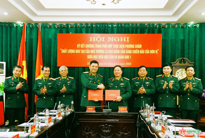 HỌC VIỆN HẬU CẦN VÀ QUÂN KHU 1 KÝ KẾT CHƯƠNG TRÌNH PHỐI HỢP NÂNG CAO CHẤT LƯỢNG GIÁO DỤC, ĐÀO TẠO​