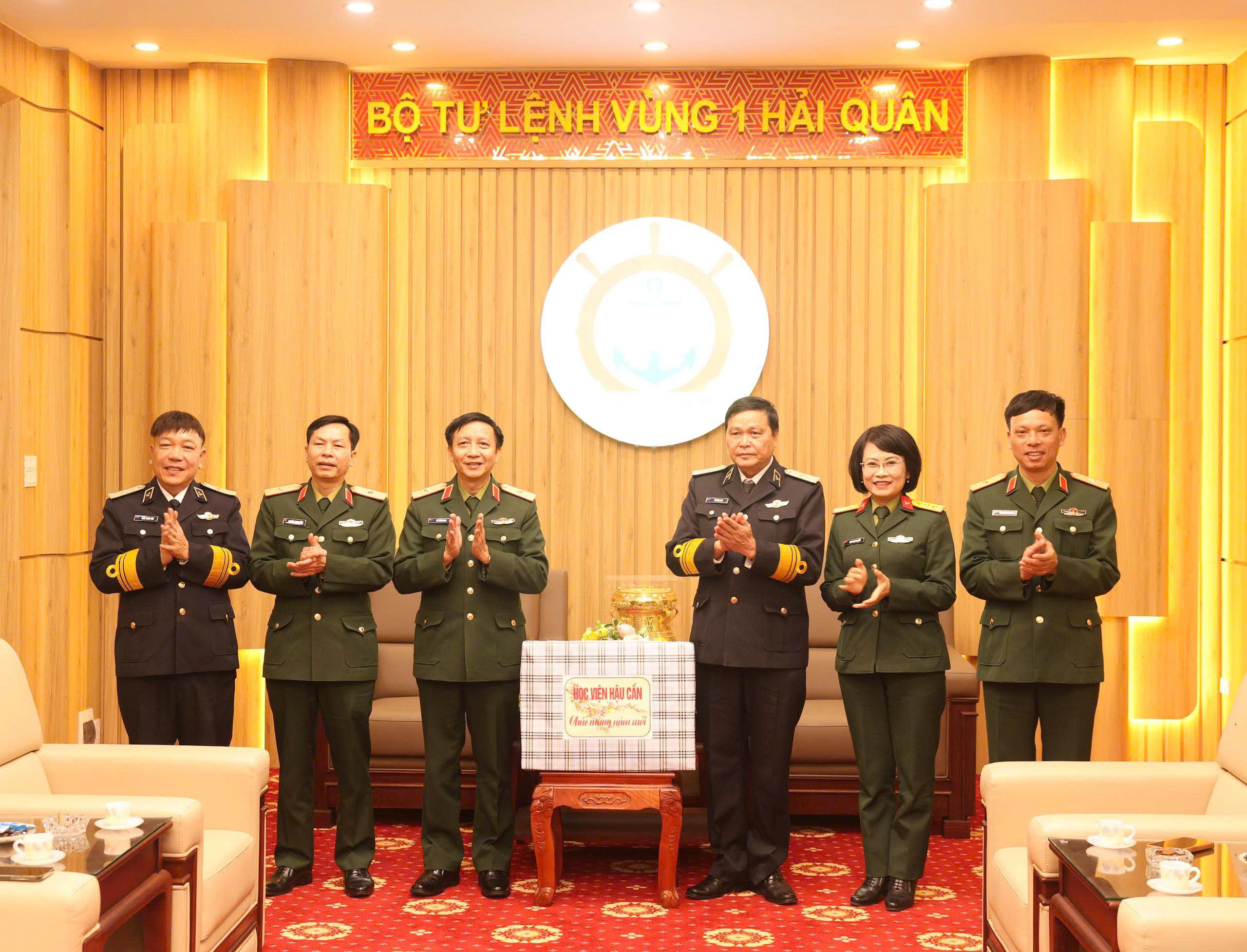 HỌC VIỆN HẬU CẦN THĂM, CHÚC TẾT VÙNG 1 VÀ LỮ ĐOÀN 170 QUÂN CHỦNG HẢI QUÂN