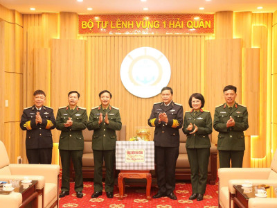 HỌC VIỆN HẬU CẦN THĂM, CHÚC TẾT CÁN BỘ, CHIẾN SĨ VÙNG 1 HẢI QUÂN