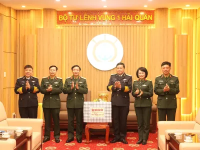 HỌC VIỆN HẬU CẦN THĂM, CHÚC TẾT CÁN BỘ, CHIẾN SĨ VÙNG 1 HẢI QUÂN