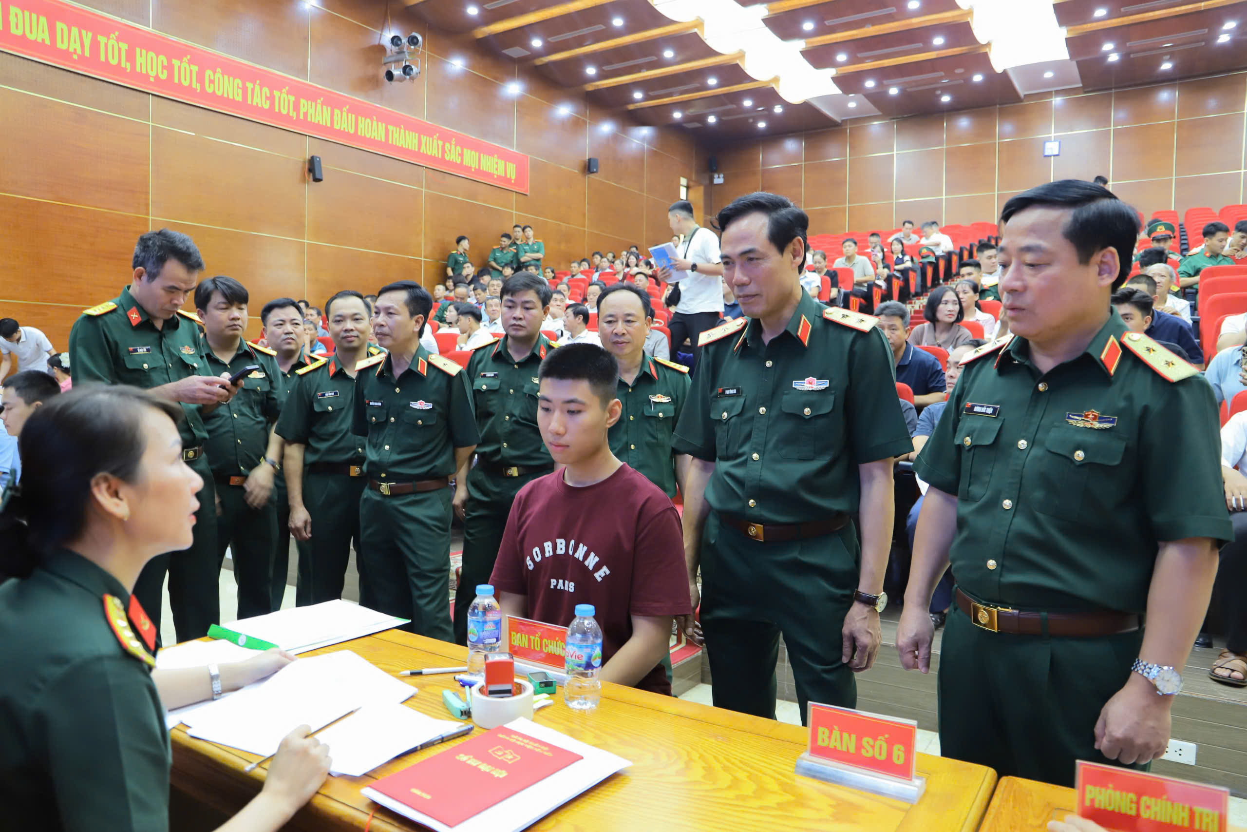 ĐỘT PHÁ NÂNG CAO CHẤT LƯỢNG ĐÀO TẠO Ở HỌC VIỆN HẬU CẦN