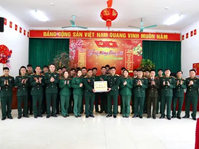 TRUNG TƯỚNG PHAN TÙNG SƠN ĐỘNG VIÊN CÁC ĐƠN VỊ TRỰC SẴN SÀNG CHIẾN ĐẤU DỊP TẾT