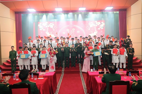 HỌC VIỆN HẬU CẦN RỘN RÀNG ĐÊM VĂN NGHỆ MỪNG ĐẢNG, MỪNG XUÂN BÍNH NGỌ 2026