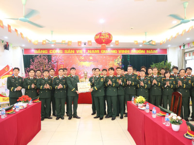 LÃNH ĐẠO HỌC VIỆN HẬU CẦN THĂM, CHÚC TẾT CÁC ĐƠN VỊ TRỰC TẾT