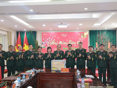 THƯỢNG TƯỚNG PHÙNG SĨ TẤN KIỂM TRA CÔNG TÁC SẴN SÀNG CHIẾN ĐẤU VÀ TỔ CHỨC TẾT TẠI HỌC VIỆN HẬU CẦN