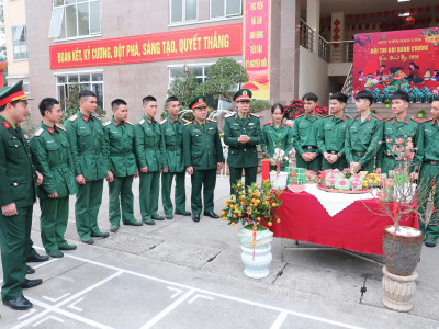 HỌC VIỆN HẬU CẦN MANG MÙA XUÂN ĐẾN VỚI NGƯỜI LÍNH TRẺ