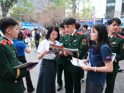 HỌC VIỆN HẬU CẦN THAM GIA NGÀY HỘI TƯ VẤN, TUYÊN TRUYỀN, HƯỚNG NGHIỆP TUYỂN SINH NĂM 2026